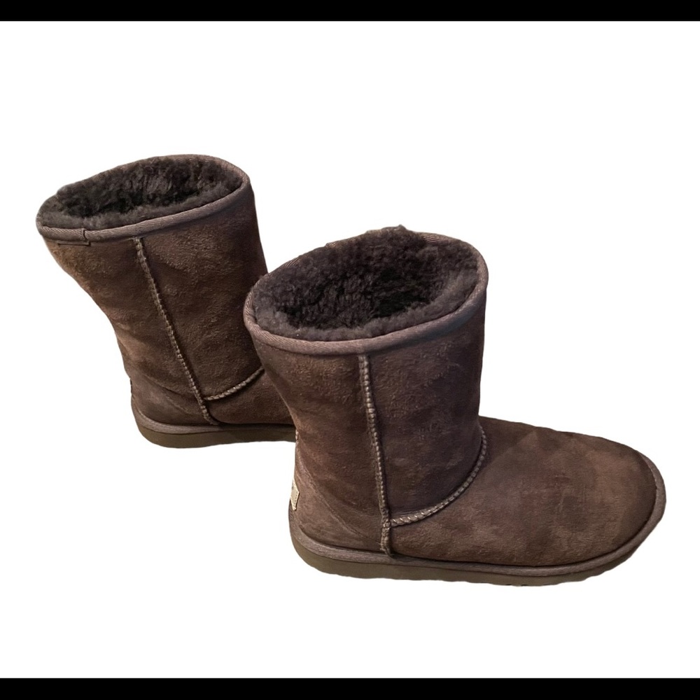 UGG Classic Short Boot🖤 - Picture 5 of 14